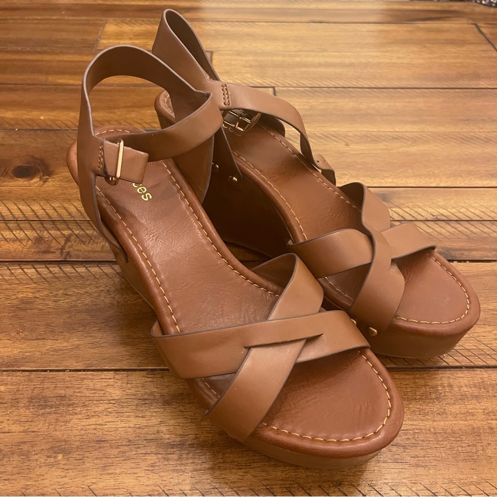 Maurices Brown Wedge Ankle Strap Heel Shoe Size 10 - Picture 2 of 6